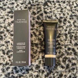 🎉3 for $30🎉 Luminous 3D Foundation